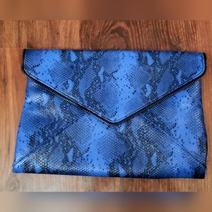 Lily & Ivy Blue Snakeskin Clutch